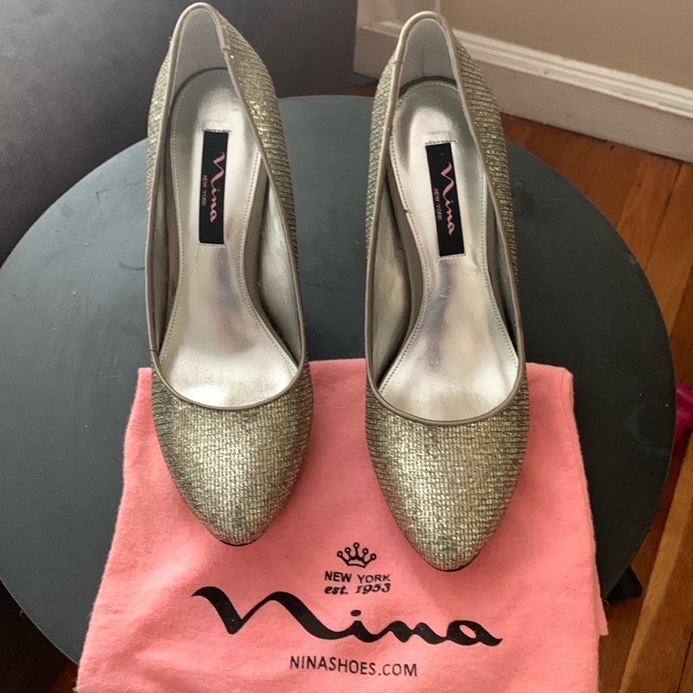 Nina metallic gold glitter classic pumps 8.5. New